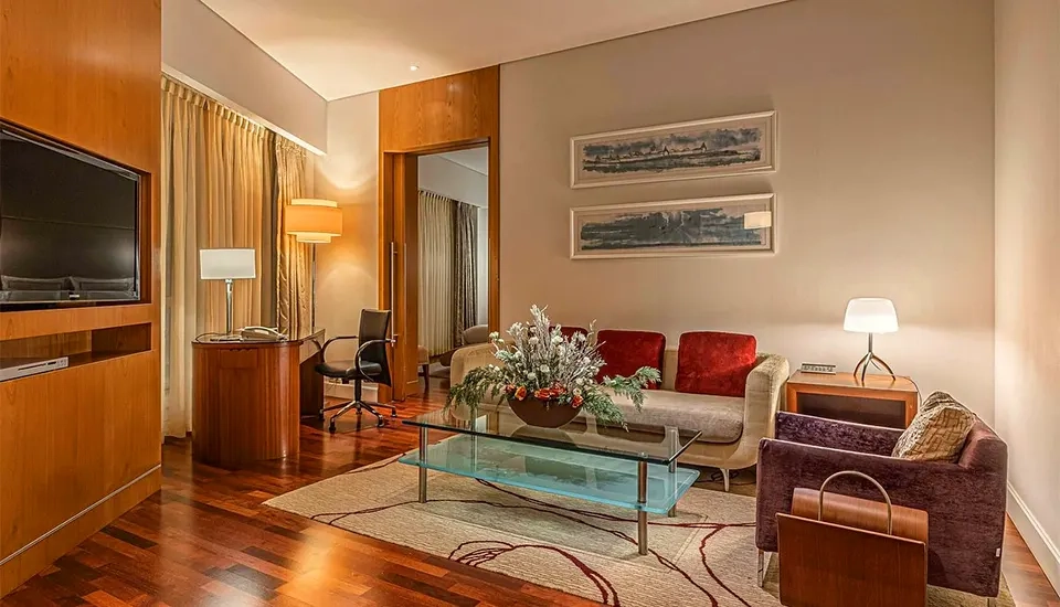 سوئیس اوتل کراسنی هولمی مسکو